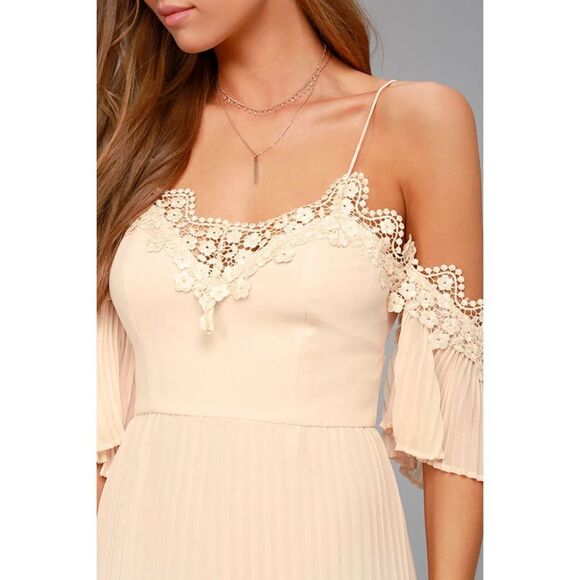 Lulu’s keepsake the label NWT All Time High Nude Lace Off-the-Shoulder Dress - Picture 4 of 11